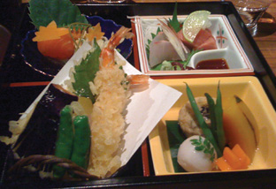 Arashiyama is like a bento box consisting of an assortment of appetizers, a seasonal simmered dish, chef’s selection of raw fish, rice, and a choice of grilled fish or poultry of the day or tiger prawn tempura