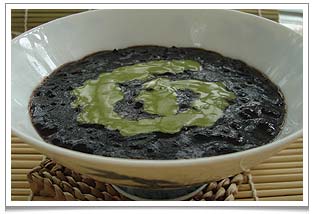 Black Glutinous Rice Pudding with Matcha Coconut Cream